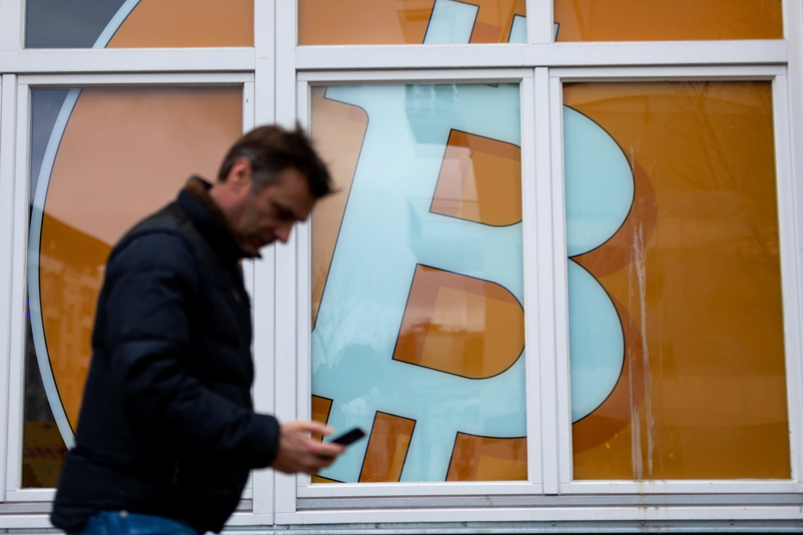 Bitcoin rritet me 10% pasi Thesari vendosi sanksione të reja kundër bankës qendrore ruse