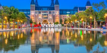 Amsterdami do të rrisë taksën turistike për vitin 2024