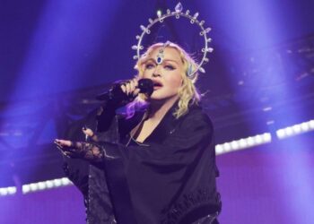 Zgjati shfaqjen, gjobitet Madonna
