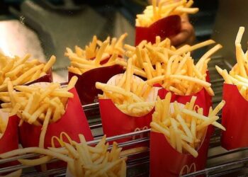 McDonald’s do të japë patate falas çdo të premte