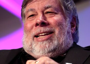 Shtrohet në spital bashkëthemeluesi i Apple, Steve Wozniak