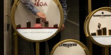 Rriten aksionet e orëve të Zvicrës, pritet dyfishim i fitimeve për vitin 2028
