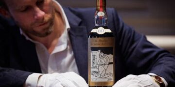 Uiski i rrallë Macallan, shishja më e shtrenjtë në botë me 2.1 milion £
