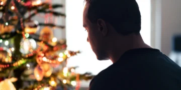 Sezoni i festave sjell gëzim për disa, por pushime nga puna për të tjerët