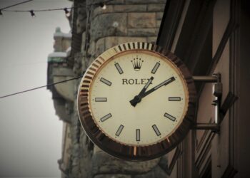 Rolex gjobitet 91.6 milionë euro në Francë