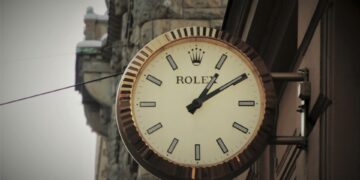 Rolex gjobitet 91.6 milionë euro në Francë