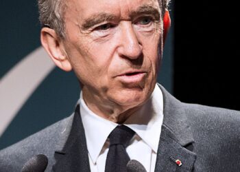 Bernard Arnault i Louis Vuitton kalon Elon Musk si njeriu më i pasur në botë