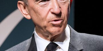 Bernard Arnault i Louis Vuitton kalon Elon Musk si njeriu më i pasur në botë