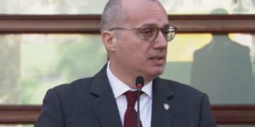 Tjetër festë për administratën, 22 nëntori do të jetë Dita e Alfabetit
