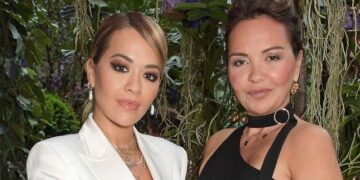 Rita Ora i kushton një këngë nënës së saj për 60 vjetor
