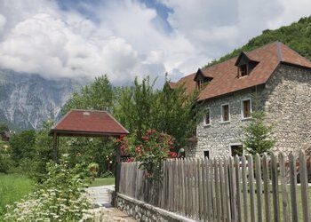 Gjoba deri në 400 mijë lekë, shtrëngohet ligji për strukturat akomoduese