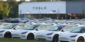 Tesla tërheq më shumë se 1.6 milionë makina në Kinë
