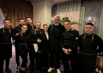 Ndizet Shkodra nga Karnavalet, Rama zgjodhi për të festuar në Idromeno restaurant
