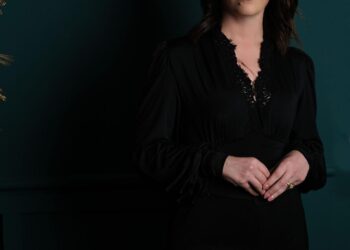Clinton Education Center, themeluesja Irena Ruçi: Nxënësit pas kurseve certifikohen nga një testim ndërkombëtar