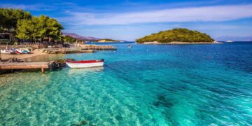 “Express”: Shqipëria ka gjithçka që një turist mund të dëshirojë për pushime