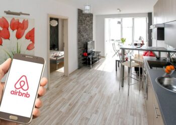 Airbnb ndalon kamerat e vëzhgimit brenda pronave me qira