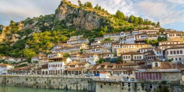Media sllovene “City Magazine”: Shqipëria destinacioni për pushime “të çmendura” në 2024