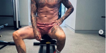 Victoria Beckham provokon me një foto të bashkshortit nga palestra