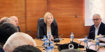 Denaj me përpunuesit e qumështit dhe blegtorët: Drejt një paketë mbështetëse