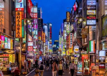 Japonezët, të lodhur me turistët – Masa drastike, jo më foto dhe selfie!