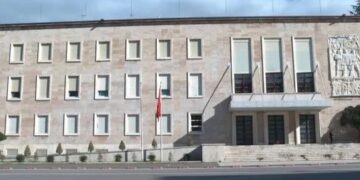 4 miliardë lekë garanci shtetërore për fasonët