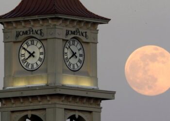 NASA dëshiron të krijojë një orë të re për Hënën, ku sekondat ecin më shpejt