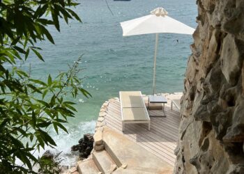 “Buze Boutique Hotel”, një hotel piktoresk në bregdetin e Sarandës