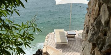 “Buze Boutique Hotel”, një hotel piktoresk në bregdetin e Sarandës