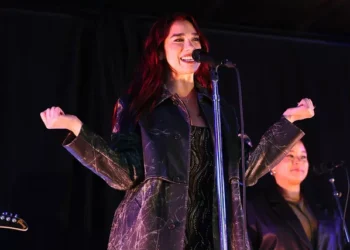 Dua Lipa performancë në New York City