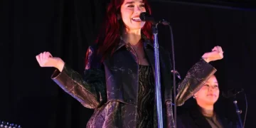 Dua Lipa performancë në New York City