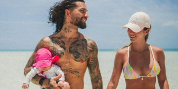  Maluma me partneren dhe fëmijën në Karaibe