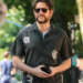 Bradley Cooper shfaqet ndryshe në publik
