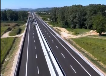 Sot hapet rruga Thumanë-Kashar, lehtëson qarkullimin e automjeteve