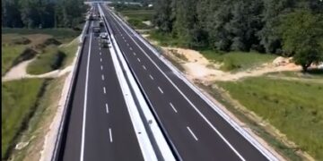 Sot hapet rruga Thumanë-Kashar, lehtëson qarkullimin e automjeteve