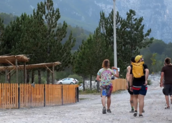 Turistet nga Gjermania dhe Britania për Thethin:  E rekomandojmë për të gjithë