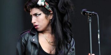 Dalin në ankand objektet personale të Amy Winehouse