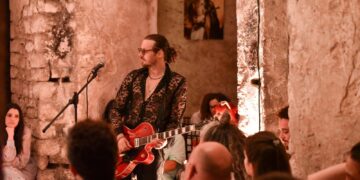 Dren Abazi Brand, përkrah performancës së Dren Abazit në Kalanë e Porto Palermos me Pop Up Store dy ditor