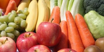 Studimi zbulon se 75% e njerëzve nuk konsumojnë dozën e rekomanduar të frutave dhe perimeve në ditë
