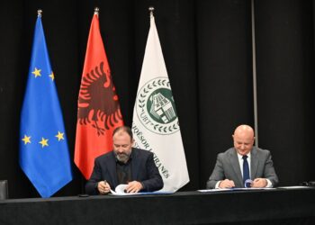 Universiteti Bujqësor i Tiranës nënshkruan marrëveshjen e bashkëpunimit më Ministrin e Shtetit për Pushtetin Vendor