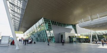 Rinas – Londër, linja më e frekuentuar ajrore/ Shtohen pasagjerët, cilat qytete dominuan udhëtimet ajrore?