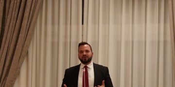 Retorika Politike e Fushatës dhe Politikat Fiskale: Një Vështrim Kritik