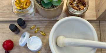 Dermatiti i Kontaktit, Farmacistja e njohur Brunilda Hoxha shpjegon rolin e kremrave të përgatitura individualisht