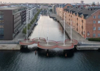 Kopenhagen, ura lëvizëse që vallëzon mbi ujë