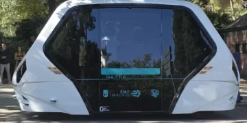 Autobusi elektrik pa shofer po testohet në Madrid