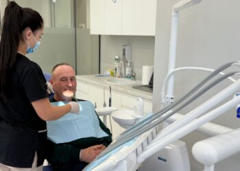 Klinika dentare Arel u rikthen buzëqeshjen pacientëve me një kujdes të veçantë stomatologjik