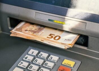 Po mbyllen bankomatët tradicionalë?