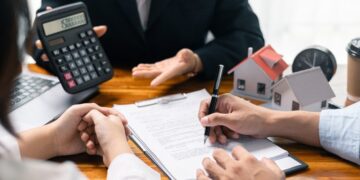 “Vlon” kërkesa për kredi nga shqiptarët, bankat frenojnë huanë për banesa