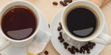 Çaji apo Kafeja? Çfarë Është Më Mirë për Kockat Tuaja, Sipas Shkencës
