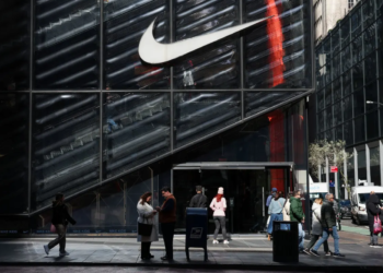 Nike shkurton 1,400 vende pune në raundin e dytë të pushimeve nga puna këtë vit