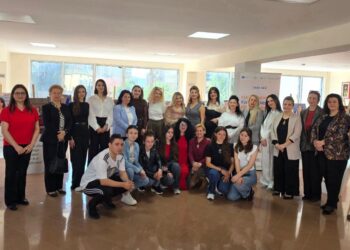 Aktiviteti në Elbasan, diskutime për fuqinë e fjalës në promovimin e barazisë gjinore